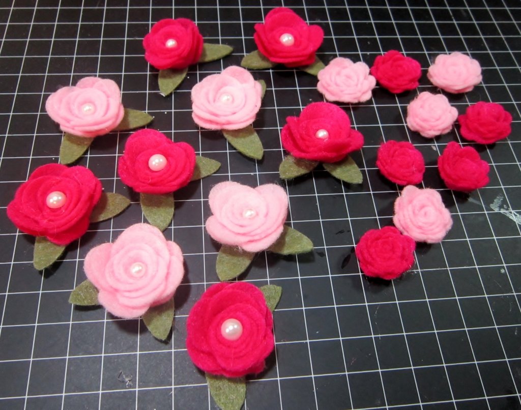 How to Make Felt Embellishments for Scrapbooking (With Videos Tutorials